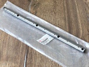 8973064262 Ось коромысел (рокеров) распредвала 8973899210  ISUZU