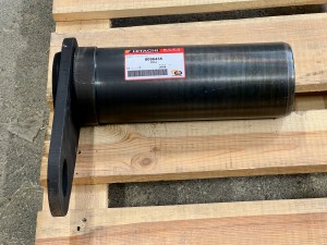 8096435 Палец  HITACHI