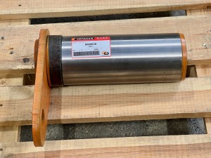 8080628 Палец  HITACHI