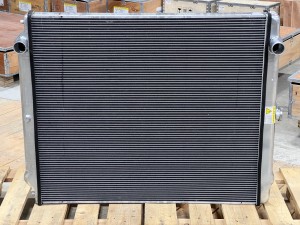 YA00012059 Радиатор водяной  HITACHI