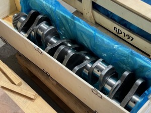 6735-01-1310 Вал коленчатый 3929037, 3908032, 3907804  KOMATSU