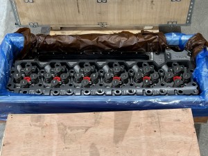 6745-11-1190 Головка блока цилиндров в сборе с клапанами 6745-11-1123, 6745-11-1120  KOMATSU