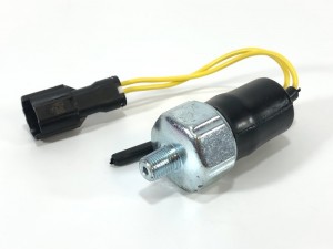 1824101701 Датчик давления масла  ISUZU