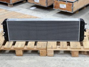 4650355 Радиатор водяной  HITACHI