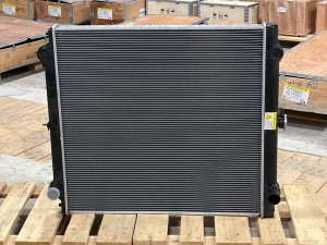 4448338 Радиатор водяной  HITACHI