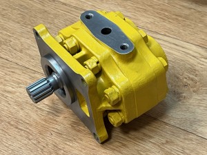 07430-72203 Насос рулевого управления  16Y-76-06000  KOMATSU