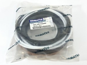 707-99-72240 Ремкомплект гидроцилиндра ковша  KOMATSU
